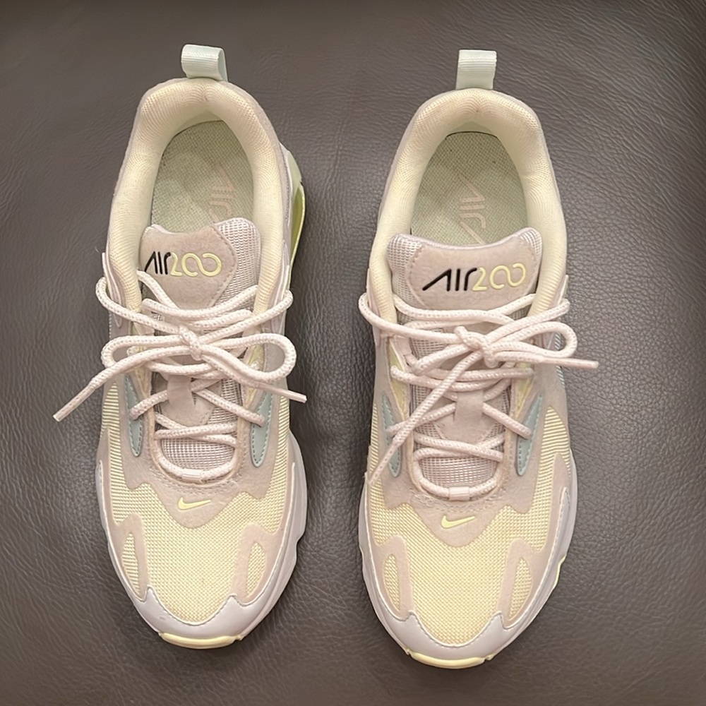 Nike Air Max 200 - Picture 2 of 4